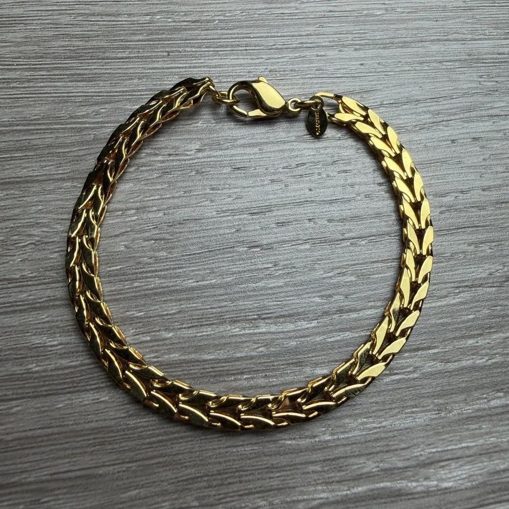 Vintage Monet Gold Tone Chevron Link Bracelet Chevron Herringbone Signed New
